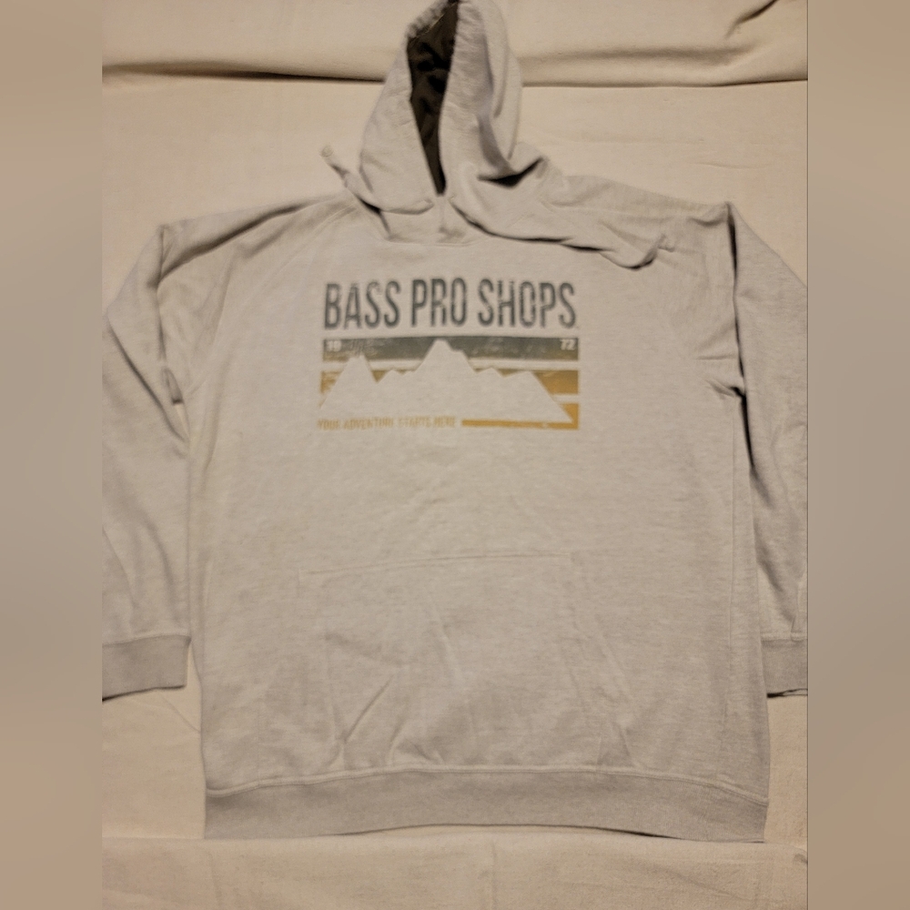Like New XL Bass Pro Shops Light Heathered Tan Hoodie with Mountain Graphic